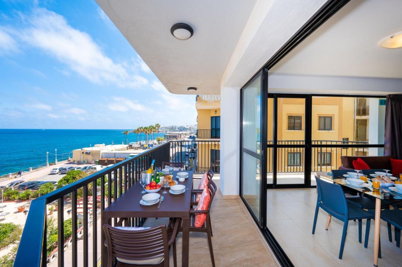 Islet Promenade Seafront Apartment With Large Corner Terrace By Getawaysmalta خليج سانت بول المظهر الخارجي الصورة