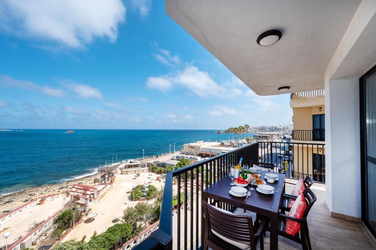 Islet Promenade Seafront Apartment With Large Corner Terrace By Getawaysmalta خليج سانت بول المظهر الخارجي الصورة